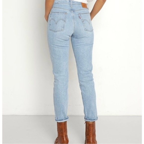 Levi’s Wedgie W24 (0/00) Icon Women’s Jeans Tango Light Wash High Rise Premium - Picture 2 of 12